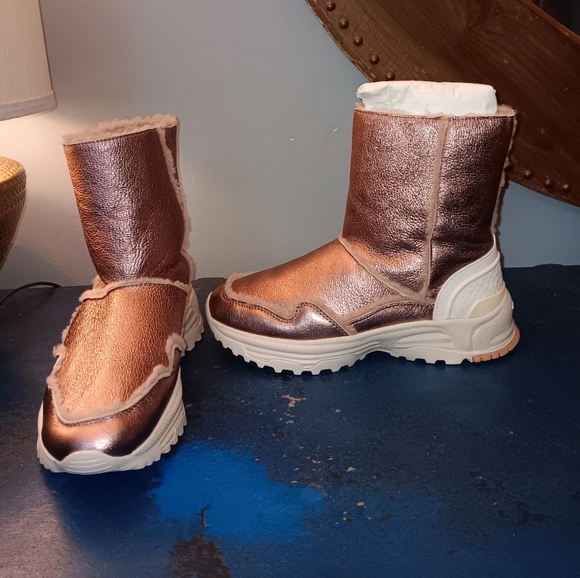 Coach shearling sneaker boots - Picture 1 of 6